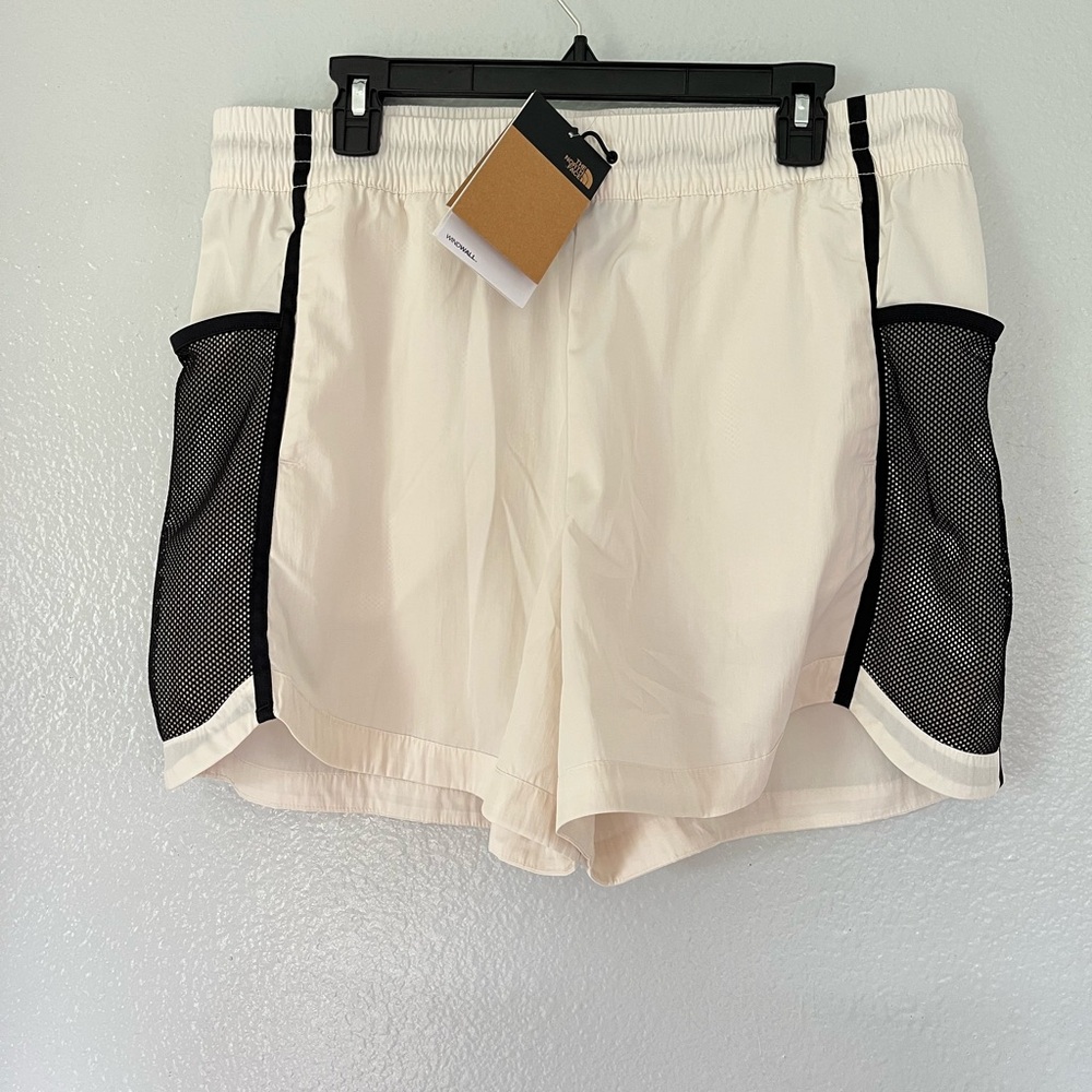 New The North Face Women’s  2000 MTN LT WIND Shorts Size: XL